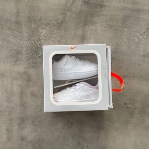 Nike new in box FORCE 1 baby girl sneaker size 19